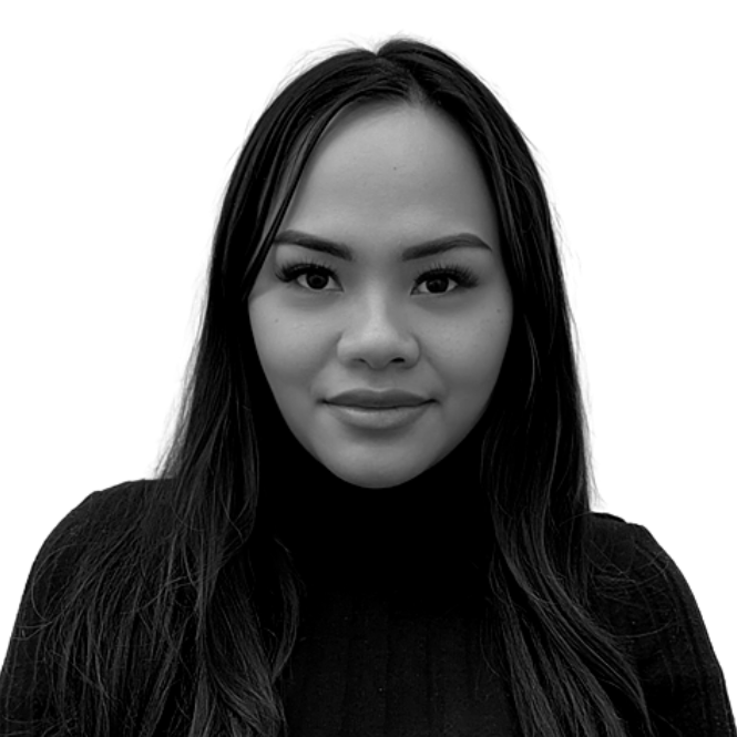 Karen Escuadro 665x665.png