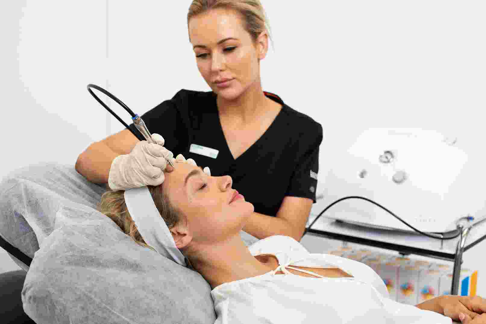20210211_LCA_30_Carah Skin in Clinic_2719.jpg